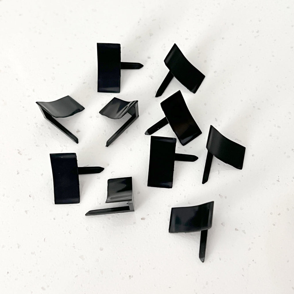 10 pieces of InstaTrim 3/4 inch end caps in black